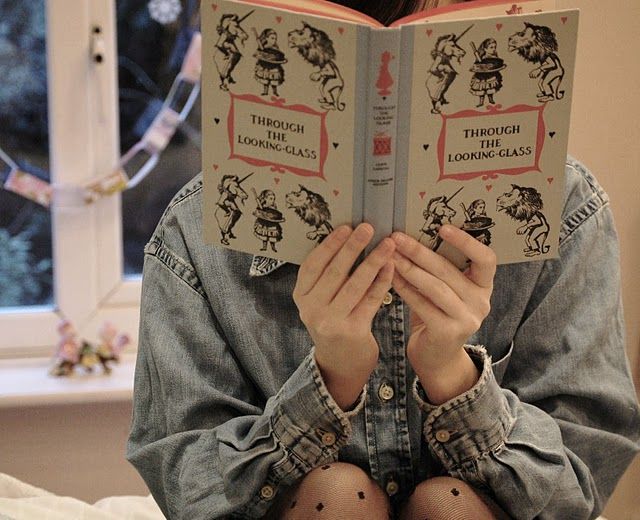 12 цікавих ідіом для тих, хто любить читати книги: